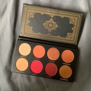 Ace Beautē Grandoise Eyeshadow Pallette